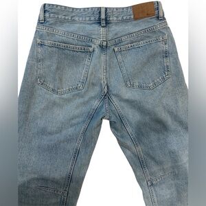 Madewell - The Darted Barrel-Leg Jean Size 25.